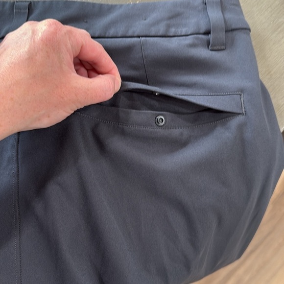 Lululemon Men’s Charcoal Gray Commission Pant Slim Warpstreme LM5975S Size 31 - Picture 8 of 14
